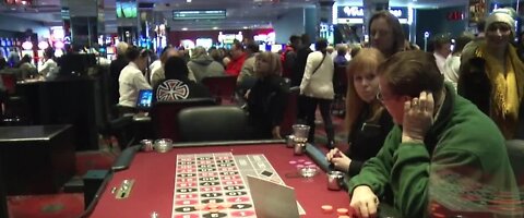U.S. casinos push for cashless gambling payments