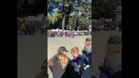 California School Walkout Protests Draw Hugh Crowds - 6th Grader Gives Impassioned Speech