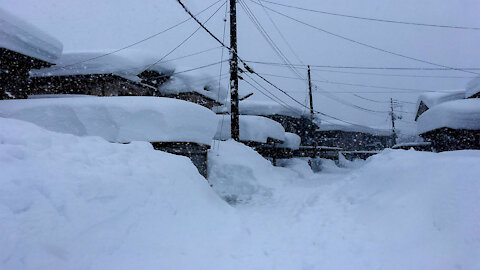 JAPAN: TWO METERS UNDER THE SNOW | EXTREME GLOBAL WARMING | SNOW RELENTLESS OVER JAPAN