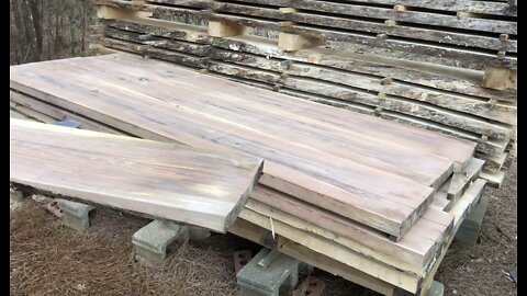 Finishing up the Mockernut Hickory and milling a mystery log on the Wood-Mizer LT40Wide