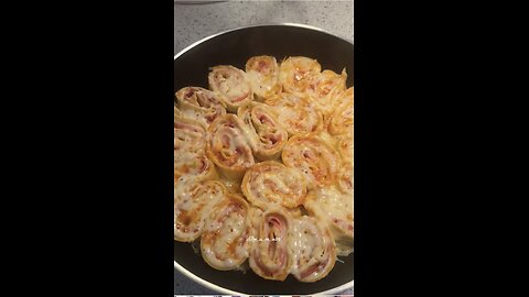 🍕🍕Super easy pizza rolls 🍕🍕