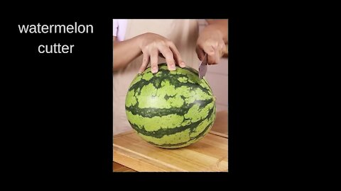 Watermelon cutter gadget