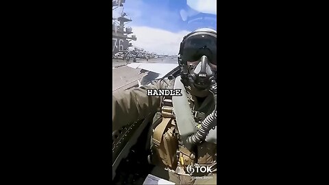 WHY F-18 PILOT🇺🇸👨‍🚀🤚🛩️MUST KEEP RIGHT HAND UP DURING TAKEOFF👩‍🚀🤚🛩️💫