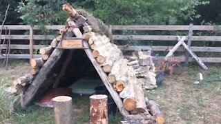 Bushcraft Doghouse