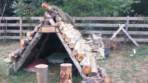 Bushcraft Doghouse