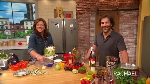 Rachael Ray's Green Gazpacho | The Rachael Ray Show