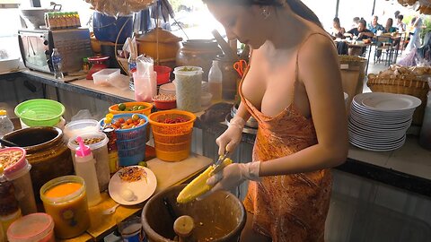 [Full Version] The Most Famous Chicken Lady in Pattaya - Thai Street Food