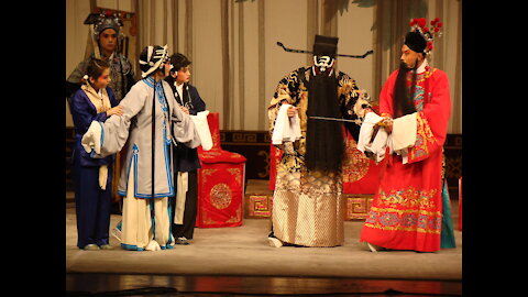 Peking Opera "Execute Chen Shimei" English subtitles 京剧 铡美案