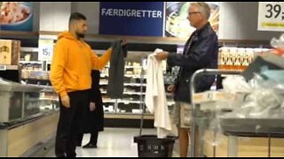 Prankster tricks people in supermarket