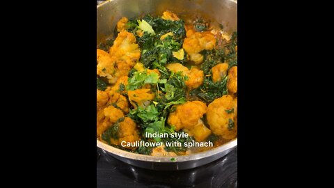 How to make Palak Gobi Sabzi Recipe (Indian Style Cauliflower with Spinach)