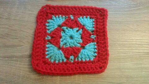 October 13, 2022 How to crochet a fancy square using 2 colors.