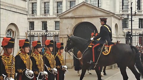 big boss arrives late for inspection 4 o'clock punishment parade kings troop #horseguardsparade