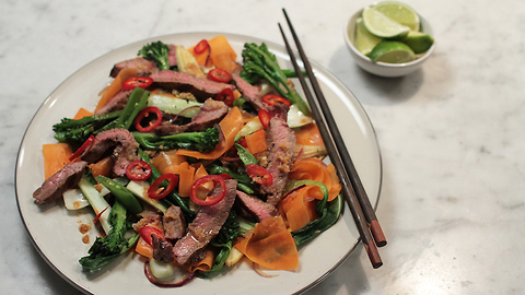 Asian seared beef with rainbow stir fry