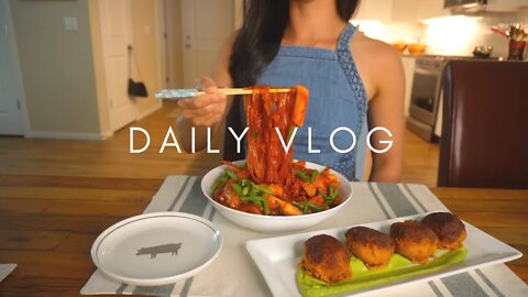 Daily Life Vlog | Eating somewhat healthy tteokbokki, croquettes, macarons, fall salads, mukbang