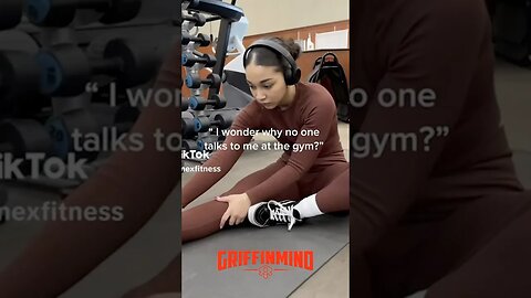 Gym Girl FURIOUS why Men don’t talk to her.. #dating #gym