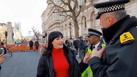 Police Accuse Fiona Rose Dimond Of Blocking The Route In To Downing Street #metpolice