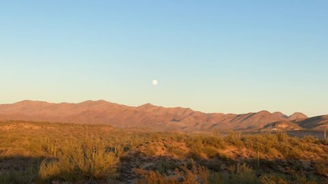 Serene moonrise time lapse over Arizona mountains