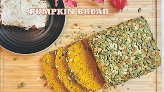 Moisture Pumpkin Bread with Crunchy Pumpkin seeds/南瓜麵包