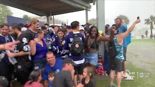 Bolts players, fans celebrate Stanley Cup win despite rain
