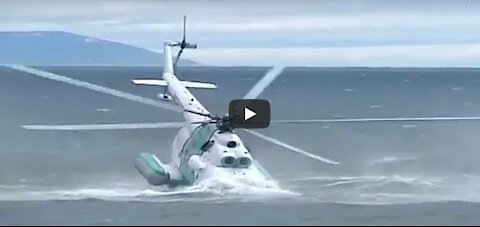 Incredible - Helicopter sinks in the ocean