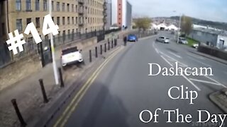 Dashcam Clip Of The Day #14 - World Dashcam - Racer Tries To Over Take A Lorry. Crashes,