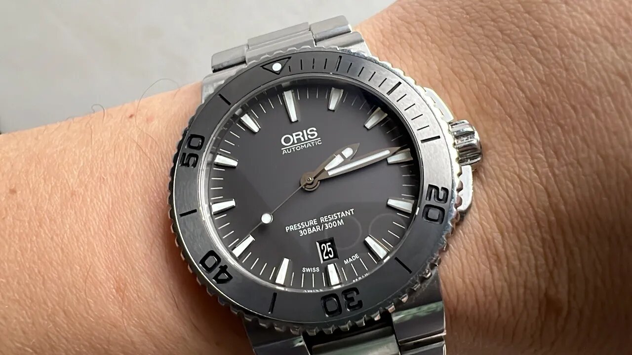 Oris Aquis is still one of the best dive watches under 2000