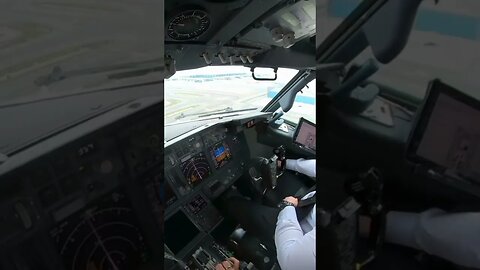 AIRPLANE COCKPIT LANDING POV! #shorts