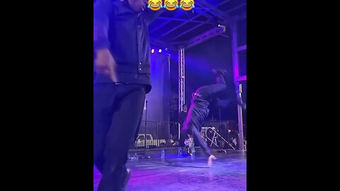 Sisqo does a flip while performing “Thong Song”‼️😮