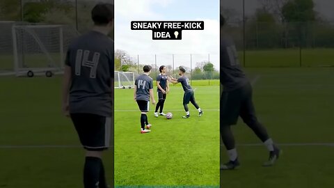 SNEAKY FREE-KICK IDEA 💡*Try This In A Match*