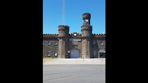 Walk around Pentridge Village on a wet rainy day