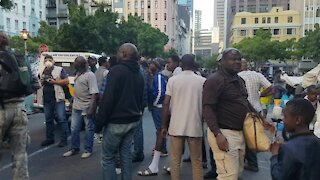 SOUTH AFRICA - Cape Town - Refugees removed from outside Central Methodist Mission (Video) (Pjz)