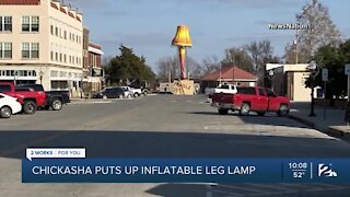 Chickasha puts up inflatable leg lamp