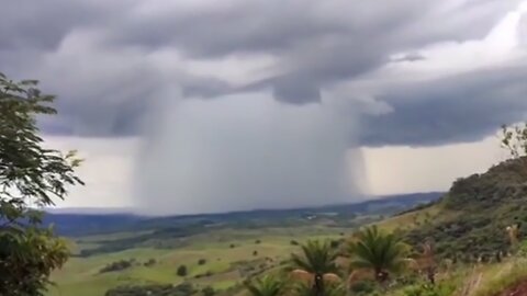 Epic downpour in Colombia beautifully captured on camera