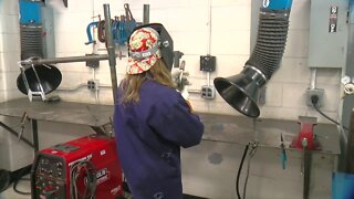 Students immersed in manufacturing learning