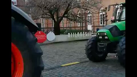 V-Media LIVE Actie boeren #boerenacties Gent Bijloke 🚩🧑‍🌾 1.02.24 om 9u 's morgens.