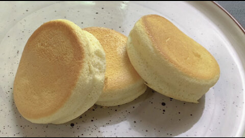 Japanese fluffy Souffle pancakes ! Fluffy and delicious | Souffle pancake