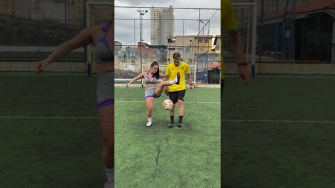 Model Rachel - Freestyle Football tricks.
