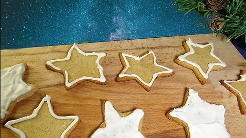 Healthy Gingerbread Snowflakes (No Gluten, No Sugar & No Dairy)