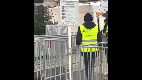 Entrance to German christmas market with negative covid test only