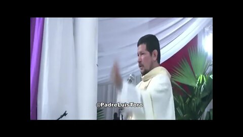 ¿Qué se celebra el jueves santo? Padre Luis Toro.