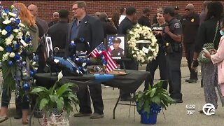 Vigil held to pay tribute to Detroit Police Officer Loren Courts