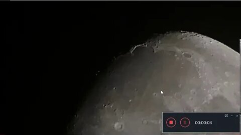 Dos luces curiosas en la Luna?