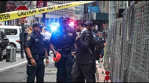 Machete-Wielding Assailant With Possible Ties to Islamic Extremism Attacks Cops Near Times Square