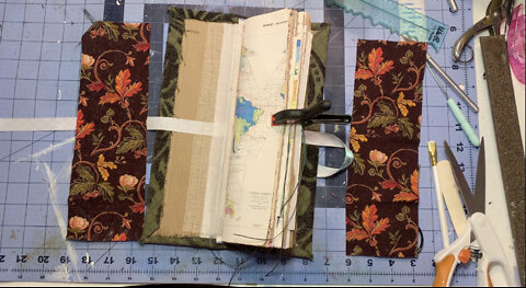Episode 178 - Junk Journal with Daffodils Galleria - Tall & Skinny Journal Pt 3