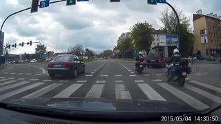 Police Stops Reckless Driver For Ignoring Pedestrian Crossing