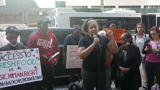 The #BringBackCarePackagesNY Rally outside @GovKathyHochul office 633 3rd Ave hosted @RAPPcampaign