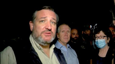 “Esto es una crisis humanitaria”: Ted Cruz encontró TRAFICANTES de PERSONAS al visitar la FRONTERA