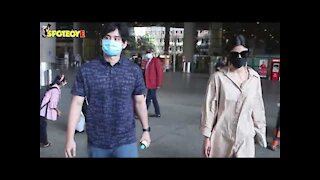 Mouni roy & Diana Penty snapped at the Airport | SpotboyE *