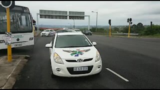 WATCH: Metro buses block roads into Durban (Xmn)