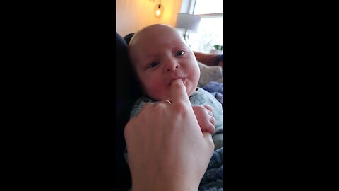 Baby prefer finger over pacifier